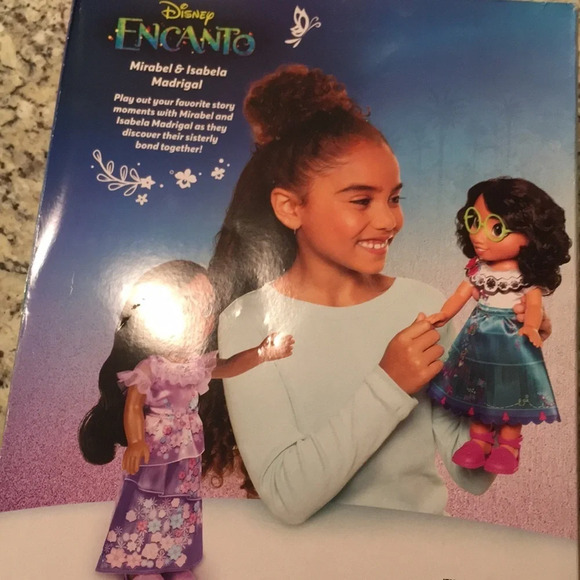 Disney ENCANTO Mirabel & Isabela Madrigal 14" Articulating Doll New - Picture 2 of 4